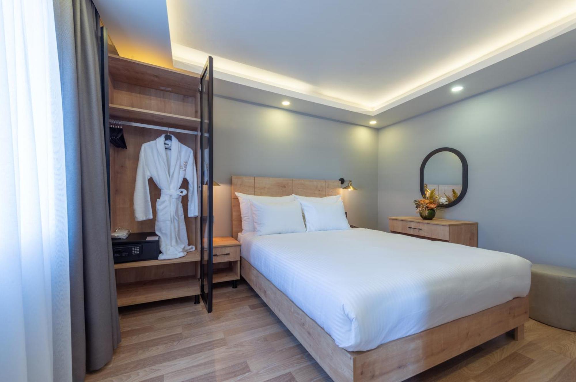 Art Karakoey Suites Стамбул Экстерьер фото